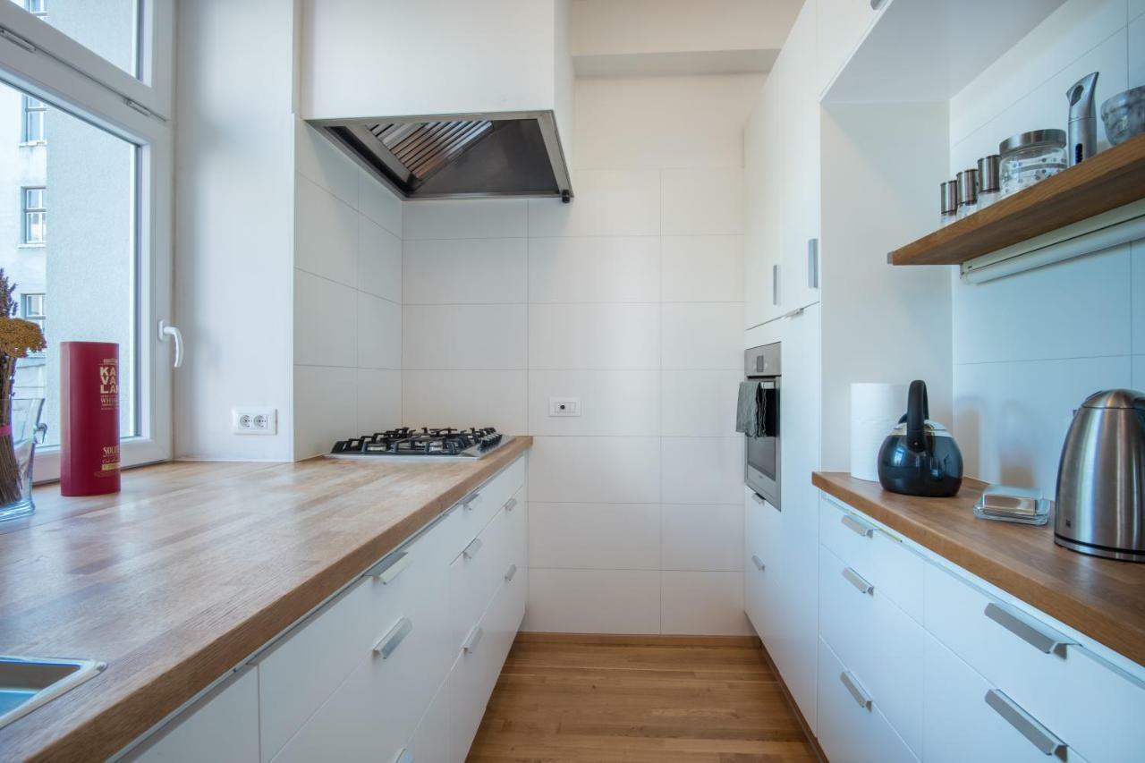 Luxury Central Apartment リュブリャナ エクステリア 写真