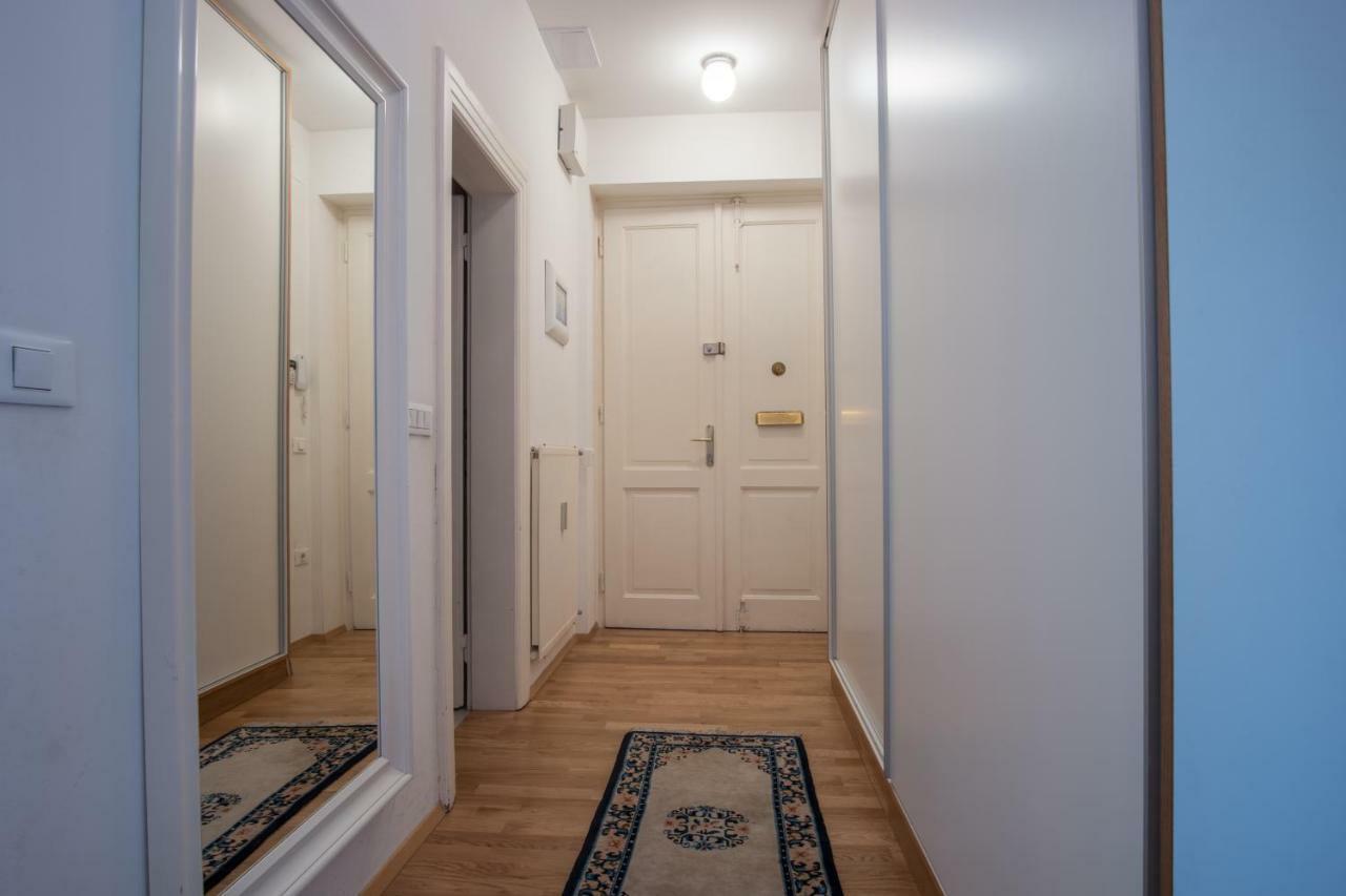 Luxury Central Apartment リュブリャナ エクステリア 写真